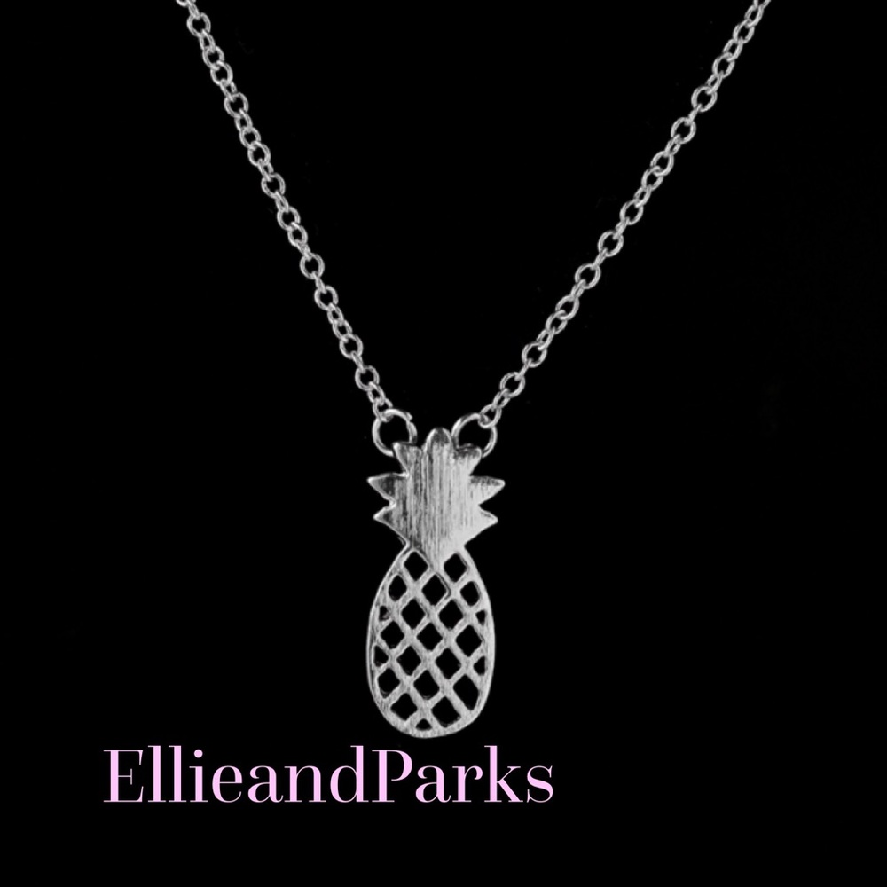 Dainty Pineapple necklace silver - Picture 7 of 8